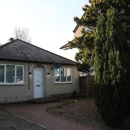 Cosy 3-Bed Bungalow Nec Airport Close To Amenities 버밍엄 외부 사진
